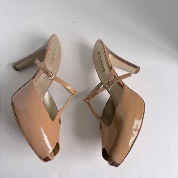 Nine West women's patent leather T Strap peep-toe sandals in beige size 10 - Picture 5 of 12